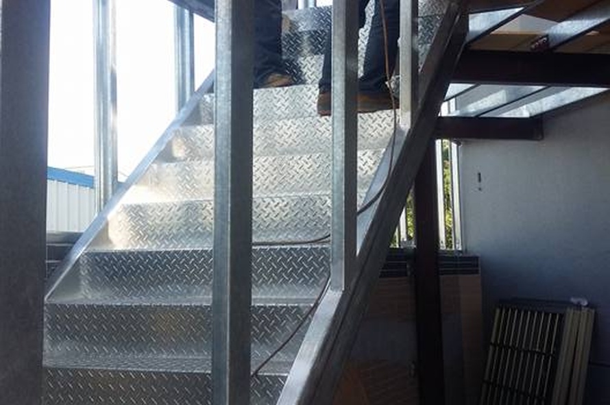 台中南屯區鋼構工程實績 - 焊接工藝紮實