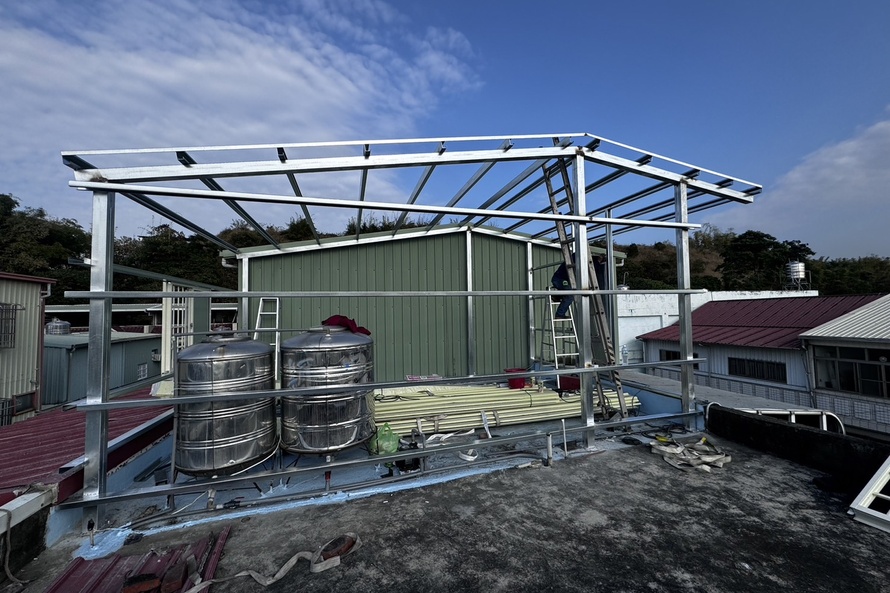 台中大里區外牆穿鐵衣工程 - 老舊建築翻新